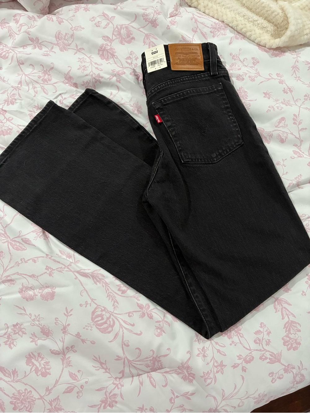 Levi's Black Straight Men's Jeans - Classic Denim